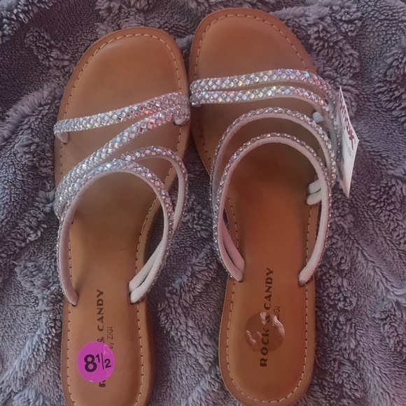I am selling TJ max brand new sandals. Never be wore with tag still on. - Picture 3 of 4